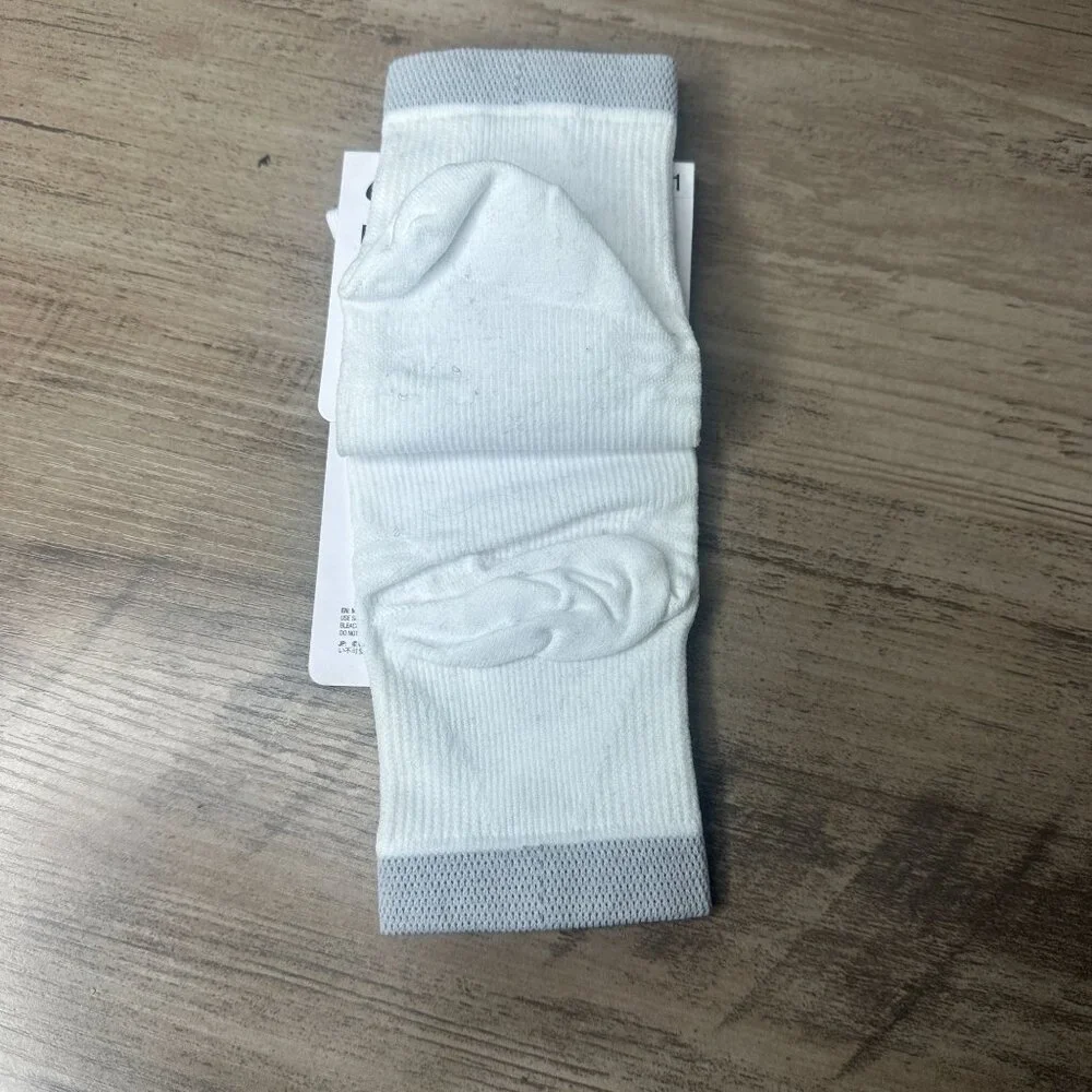 NWT Nike Unisex Spark Dri-FIT Lightweight Running Ankle Socks White Size Small - Picture 6 of 10
